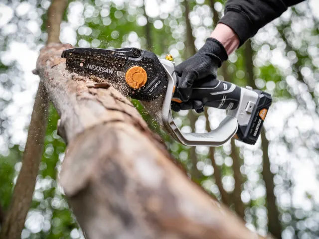 Batavia NEXXSAW 6in Chainsaw 18V Bare Unit - Image 4