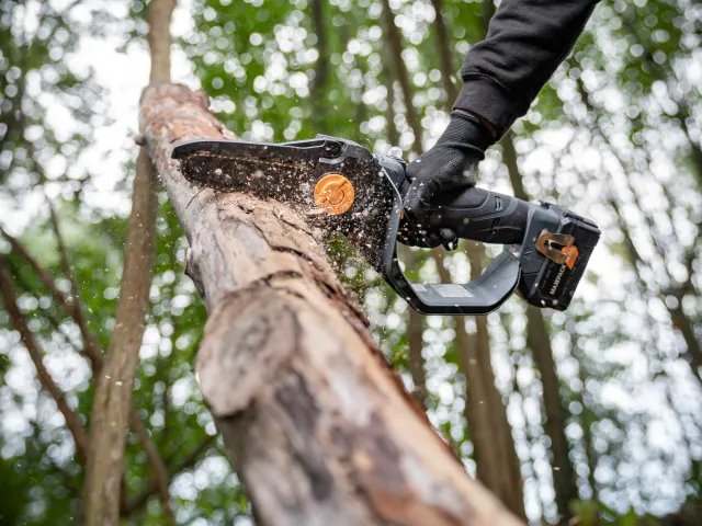 Batavia NEXXSAW 7in Chainsaw 18V Bare Unit - Image 3