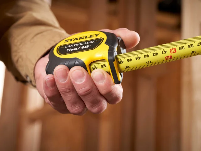 STANLEY® CONTROL-LOCK™ Pocket Tape 5m/16ft (Width 25mm) - Image 2