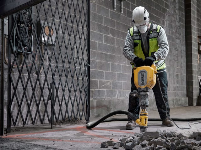DEWALT D25911K SDS-Max Demolition Hammer 11kg 110V - Image 6
