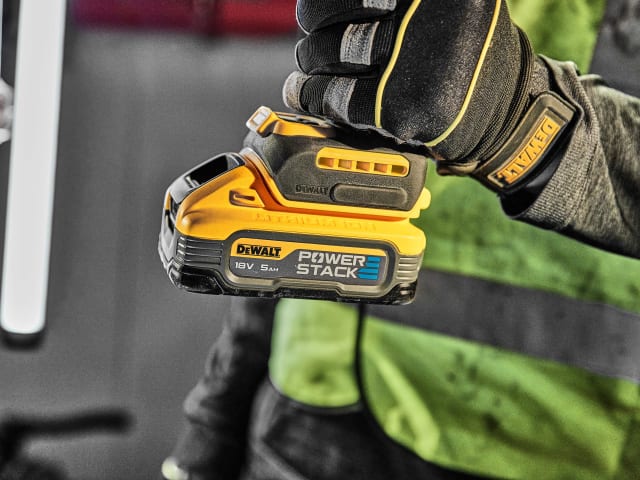 DEWALT DCBP518H2 POWERSTACK™ Slide Battery Twin Pack 18V 5.0Ah Li-ion - Image 6