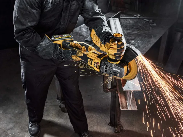DEWALT DCG460X2XR FlexVolt Angle Grinder 54V 2 x 3.0Ah Li-ion - Image 6