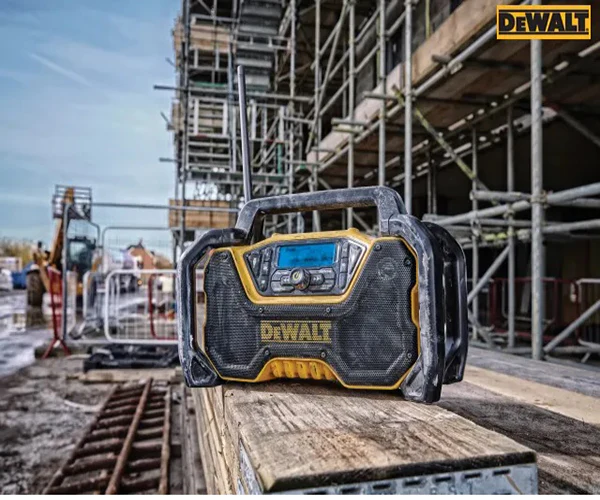 DeWalt DCR029 Compact Bluetooth® Radio 240V & Li-ion Bare Unit - Image 3