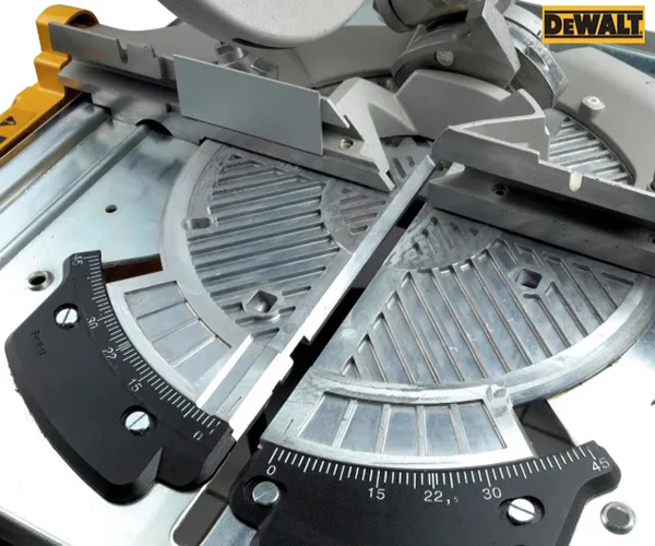 DW743N Flip-Over Saw 250mm 2000W 240V - Image 6
