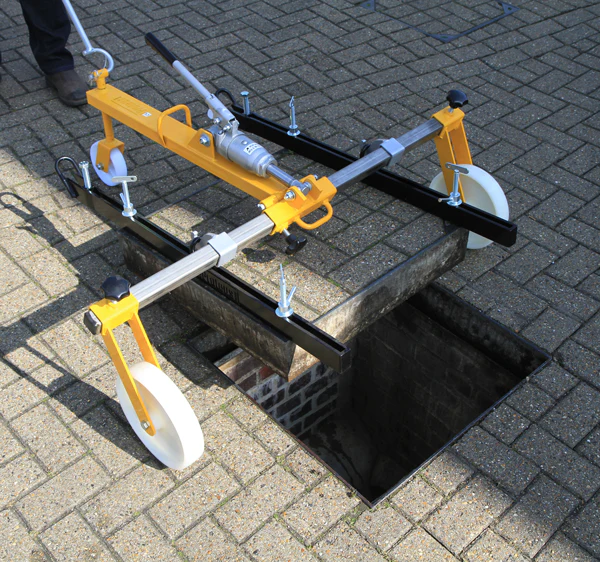 Eichinger 1511 Manhole Cover Lifter