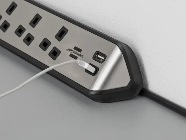 Brennenstuhl estilo Corner Extension Lead 240V 3-Gang 13A Black 2m - Image 5