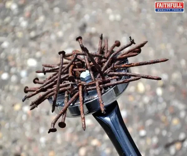 Faithfull Magnetic Workshop Pick Up Tool 100cm - Image 3