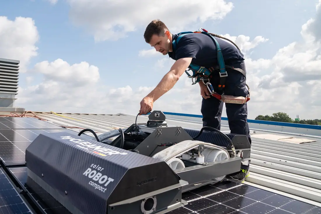 hyCLEANER® solarROBOT Compact – PV Cleaning Robot - Image 17