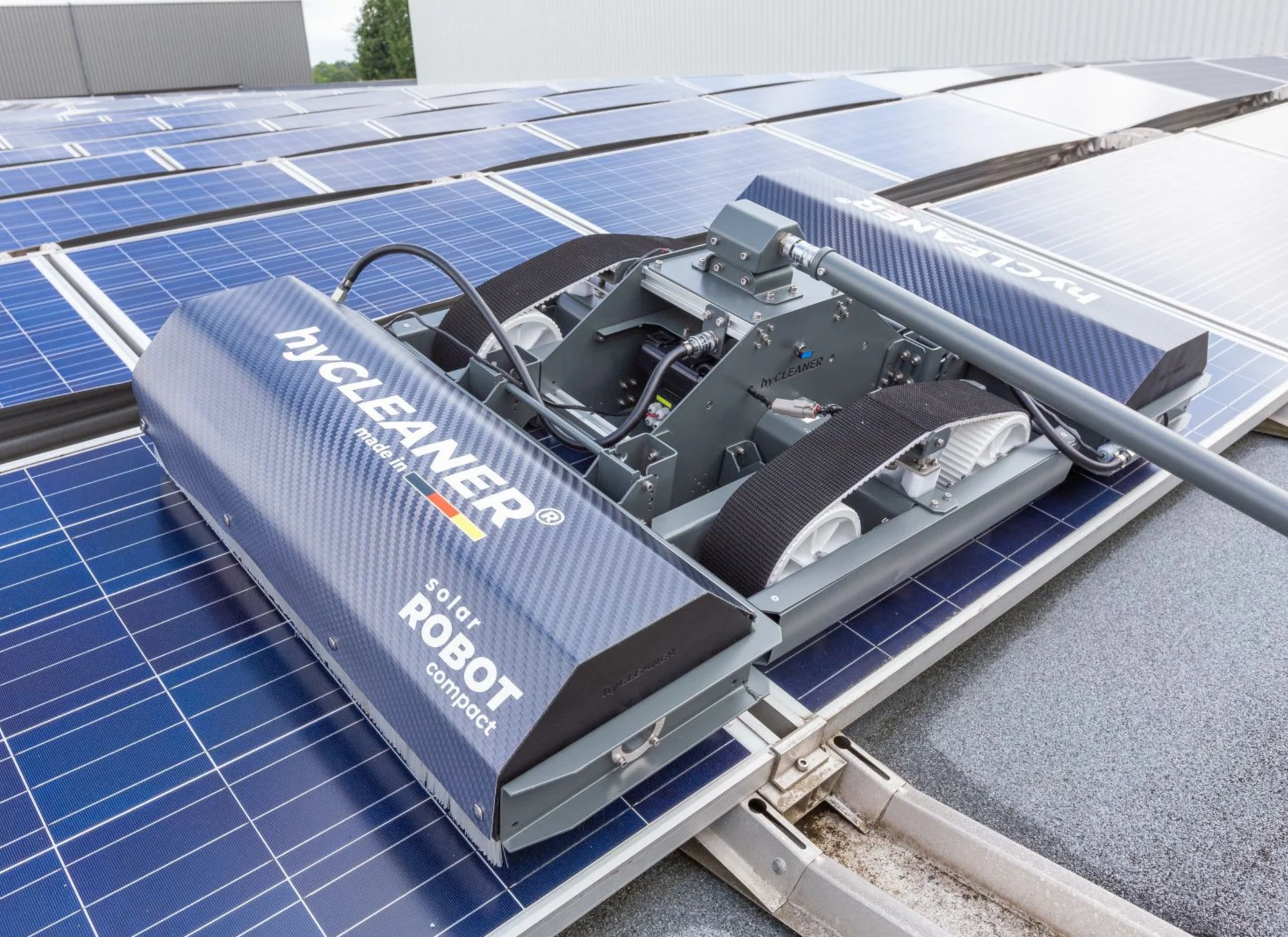 hyCLEANER® solarROBOT Compact – PV Cleaning Robot - Image 6