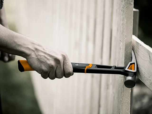 Fiskars IsoCore General Use Hammer 570g (20oz) - Image 5
