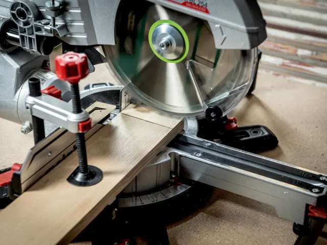Metabo KGS 18 LTX BL 305 Brushless Mitre Saw 18V - Image 3