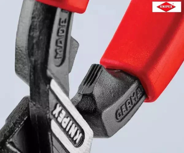 Knipex CoBolt ® Compact Bolt Cutters Multi-Component Grip 200mm - Image 4