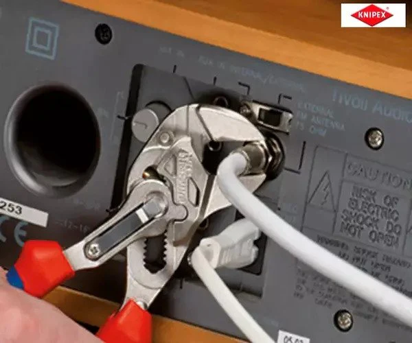 Knipex Pliers Wrench Multi-Component Grip 150mm - Image 15