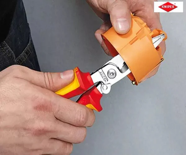 Knipex VDE Multifunctional Installation Pliers with Opening Spring 200mm - Image 9