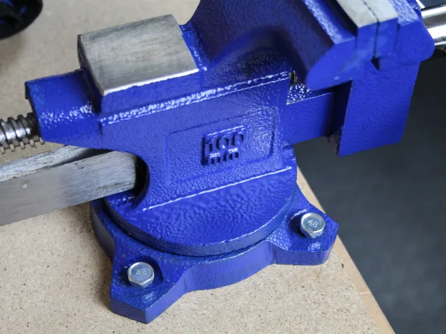 Faithfull Light-Duty Mechanics Vice 100mm (4in) - Image 4