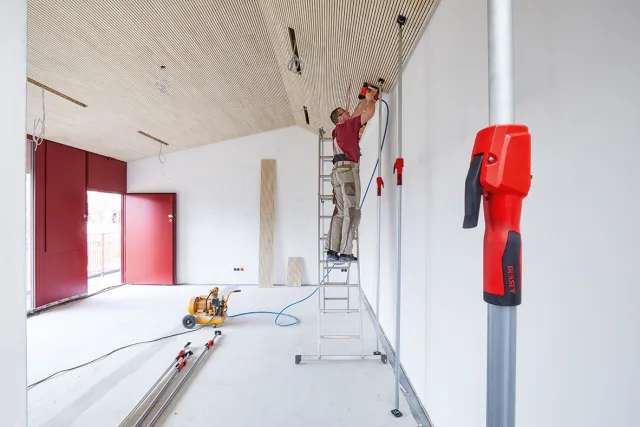 Bessey Telescopic Drywall Support 2070 - 3700mm - Image 6